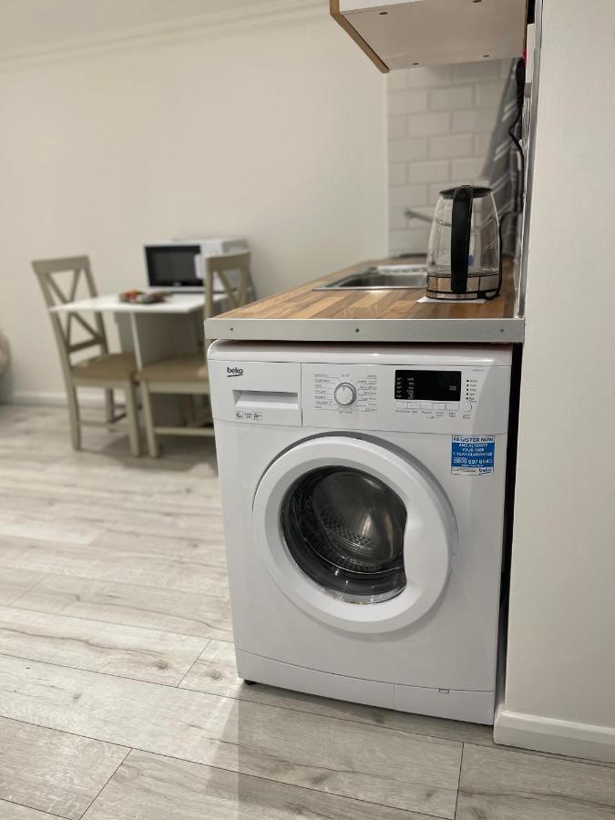 Studio Room Next To Gatwick 克劳利 外观 照片