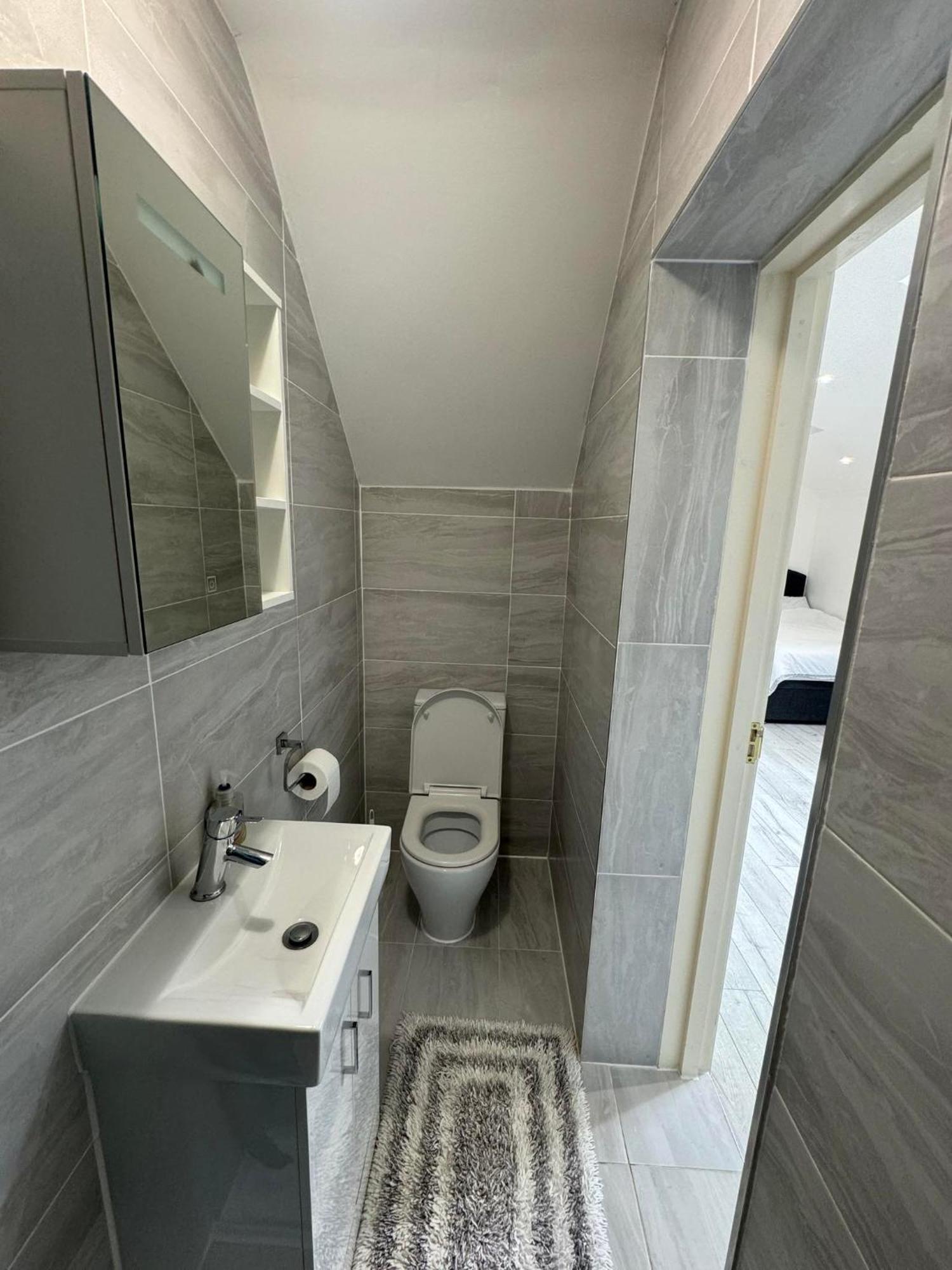 Studio Room Next To Gatwick 克劳利 外观 照片